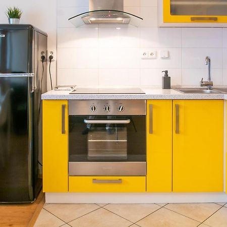 Yellow Apartment Ostrava Luaran gambar