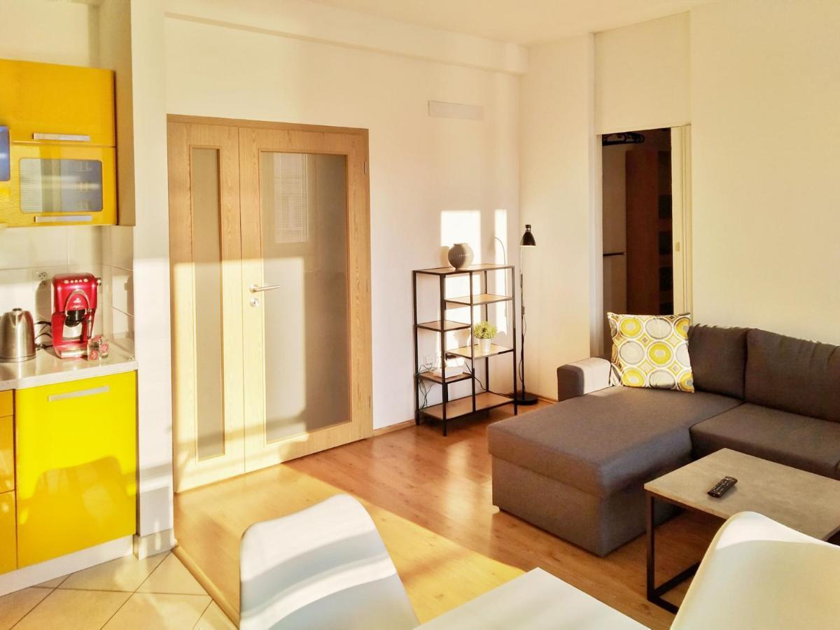 Yellow Apartment Ostrava Luaran gambar
