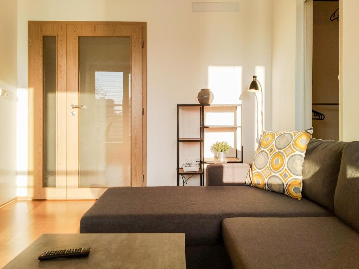 Yellow Apartment Ostrava Luaran gambar