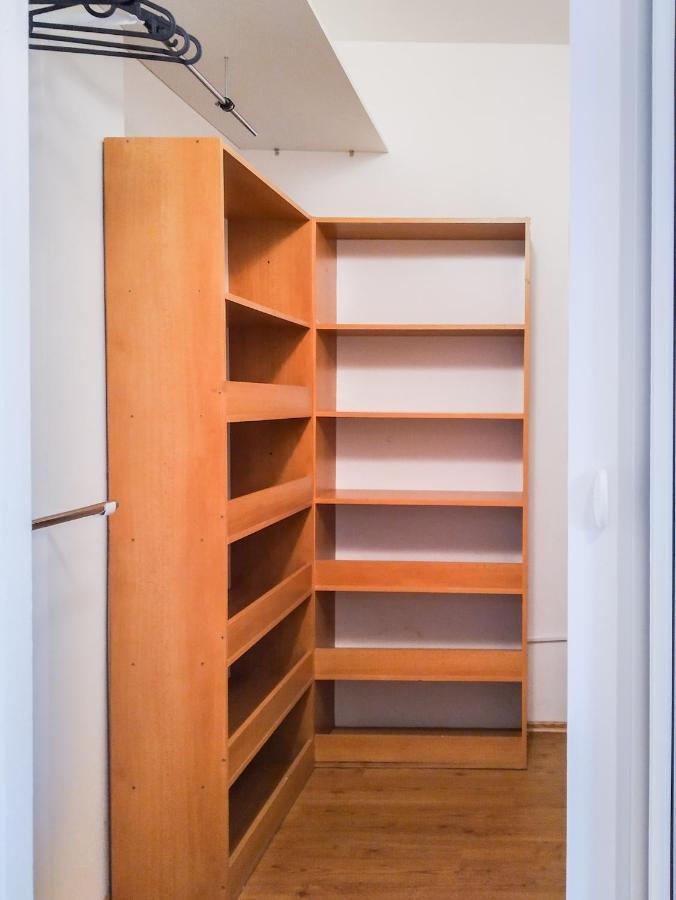 Yellow Apartment Ostrava Luaran gambar