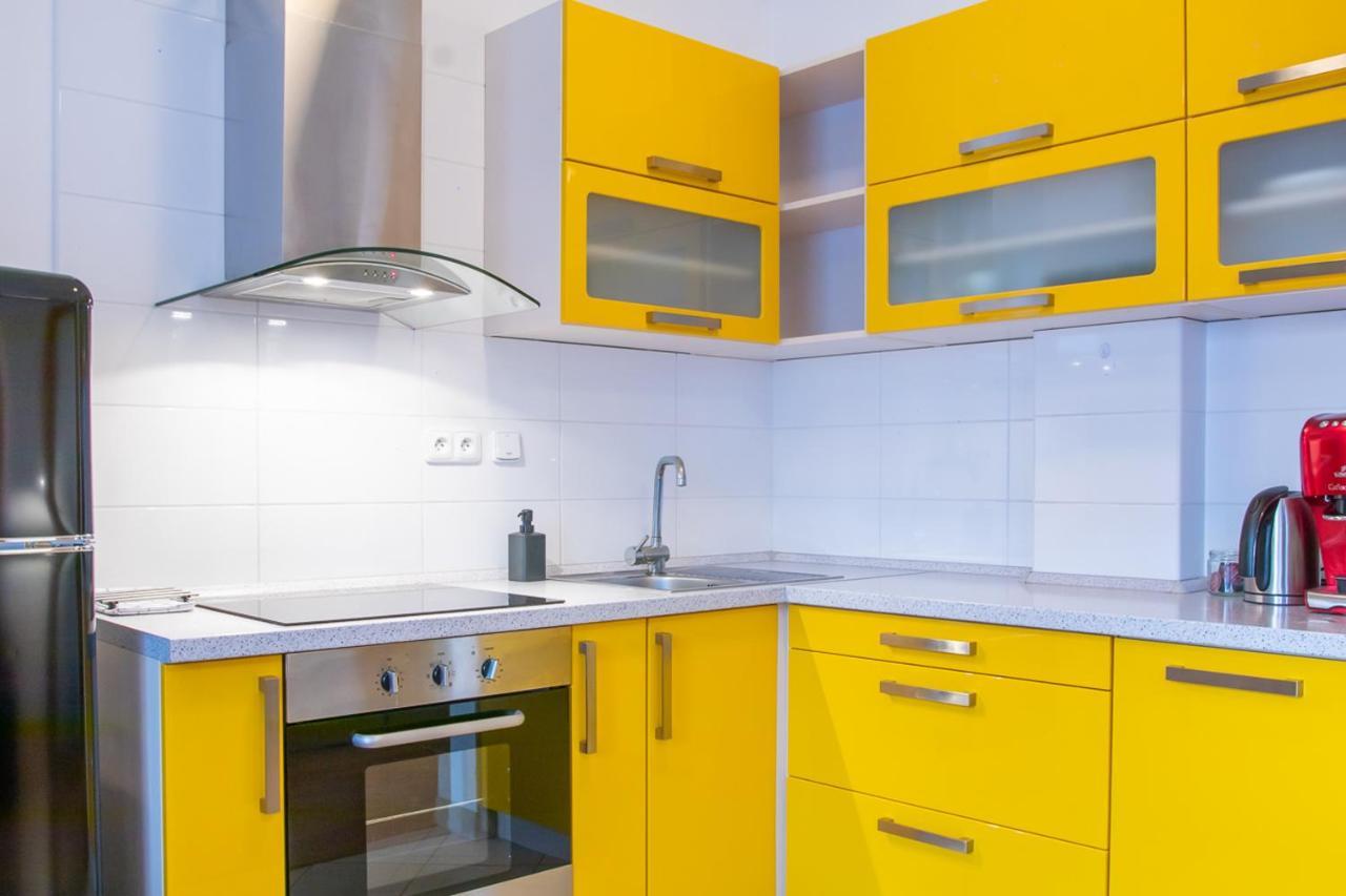 Yellow Apartment Ostrava Luaran gambar